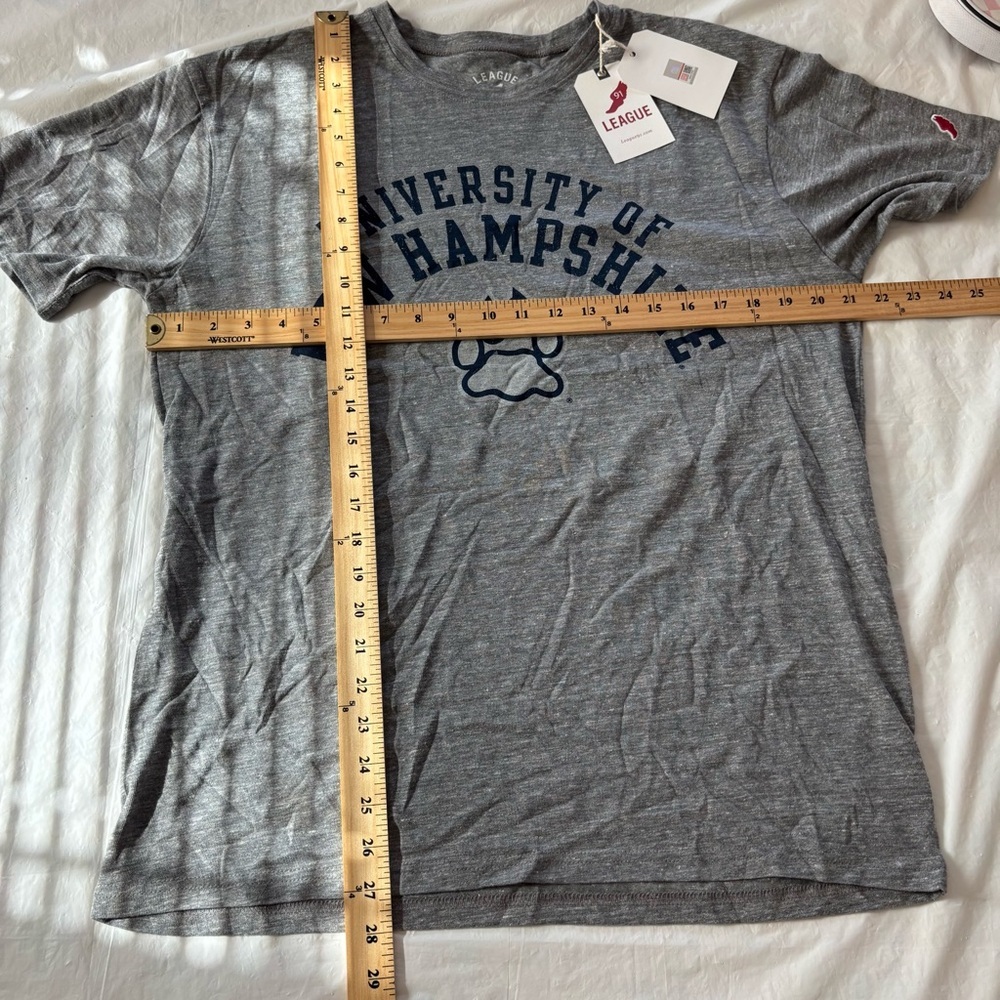 NWT League UNH Wildcats gray Blue T-Shirt SZ L - Picture 6 of 9
